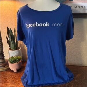 FACEBOOK MOM TEE